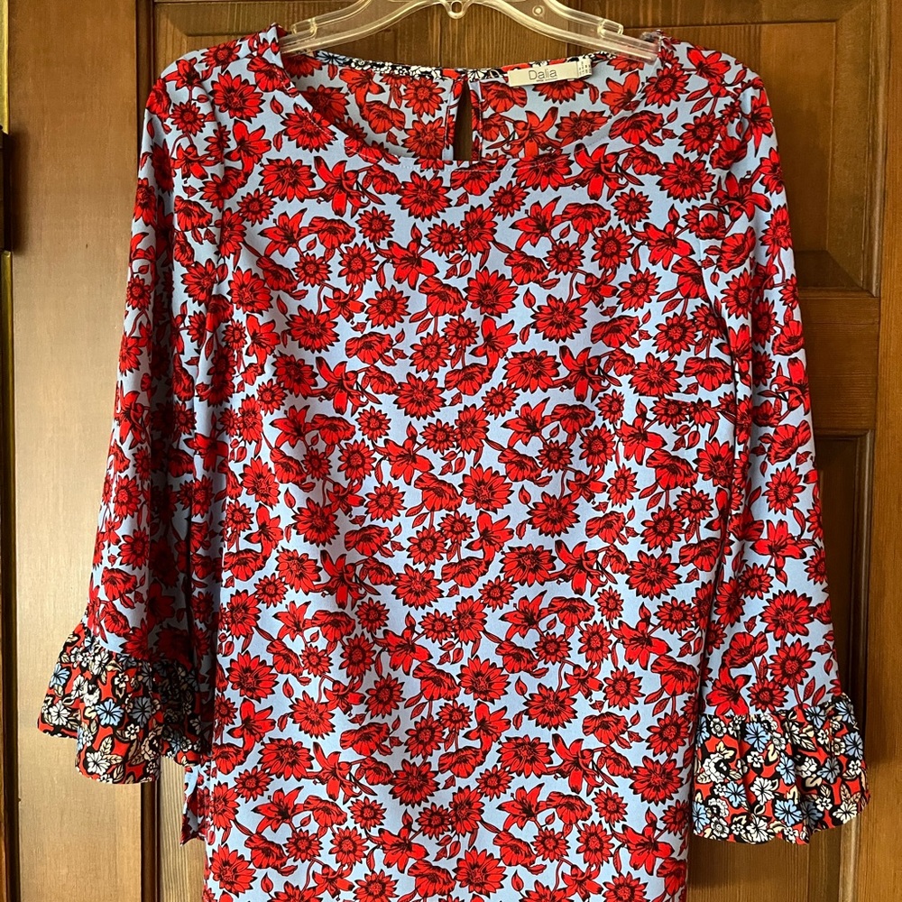 Blouse, sz M, ruffle 3/4 sleeve